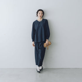 「わたしたちらしい、大人のかわいらしさ」ブラウス+サルエルパンツのセットアップ