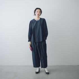 「わたしたちらしい、大人のかわいらしさ」ブラウス+サルエルパンツのセットアップ