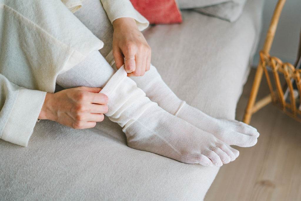 シルクふぁみりぃ 締め付けない絹100%5本指靴下