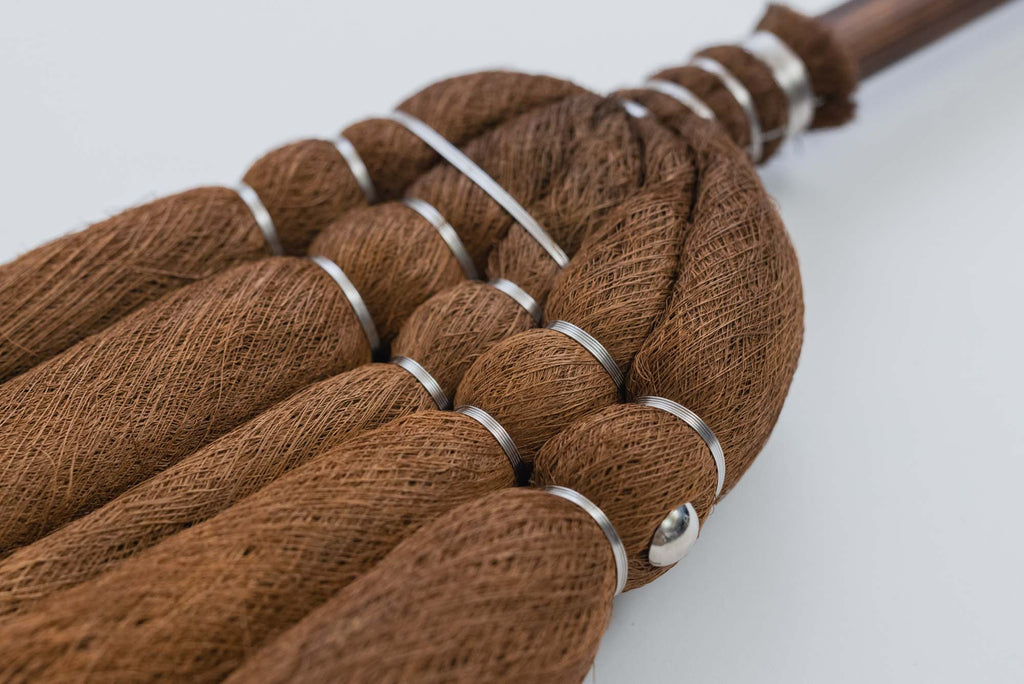 高田耕造商店 しゅろのやさしいほうき五玉 焼檜柄