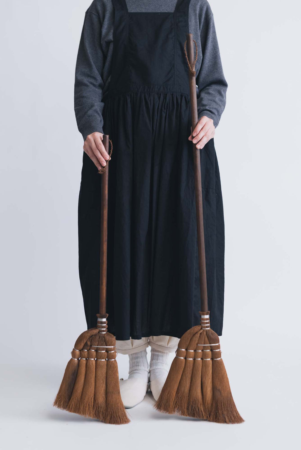 高田耕造商店 しゅろのやさしいほうき五玉 焼檜柄