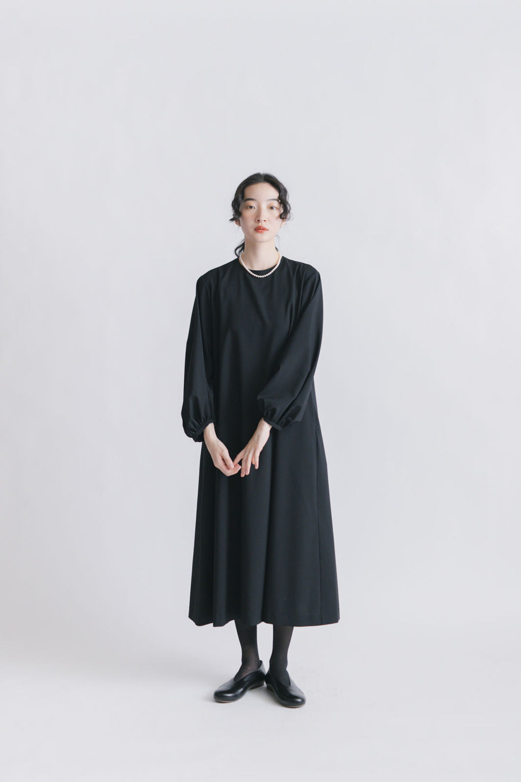 fruits of life ウールギャザーワンピース 黒色/ブラック