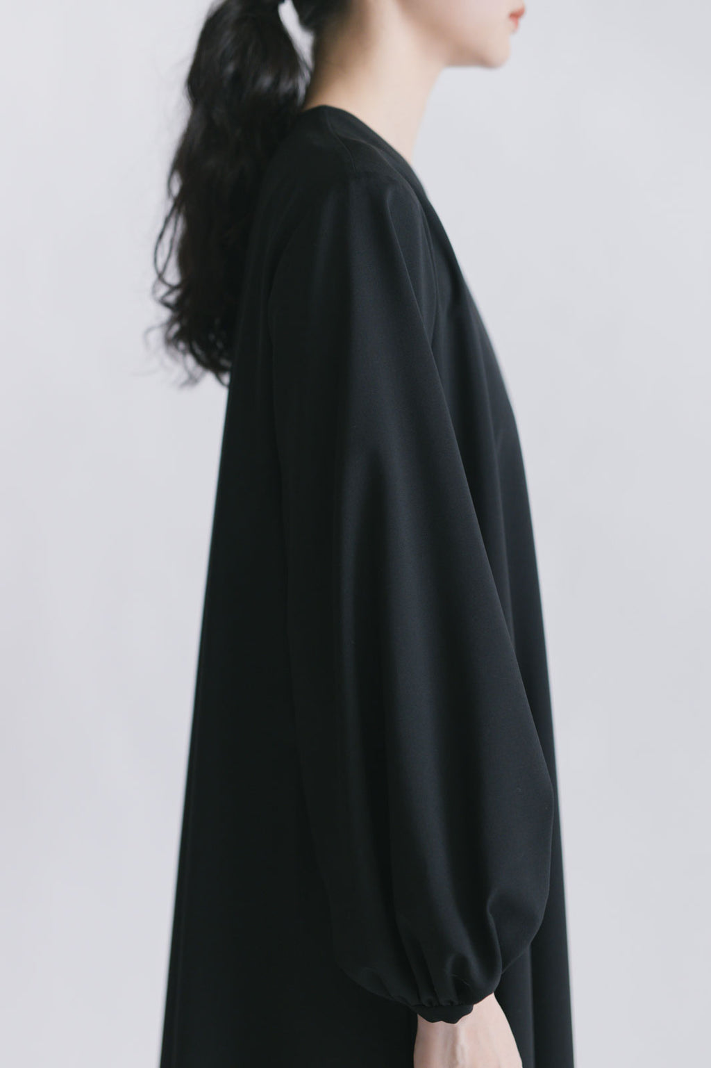 fruits of life ウールギャザーワンピース 黒色/ブラック