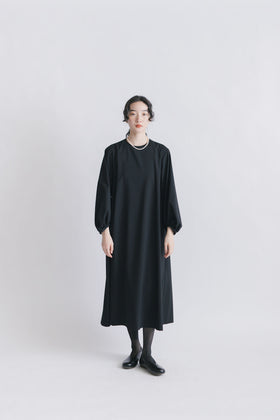 fruits of life ウールギャザーワンピース 黒色/ブラック