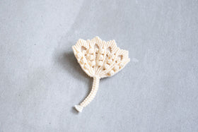 松田紗和 ブローチ カーネーション 小 白