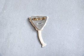 松田紗和 ブローチ ケイトウ 白