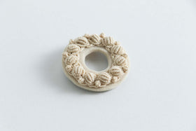 松田紗和 ブローチ ドーナツ