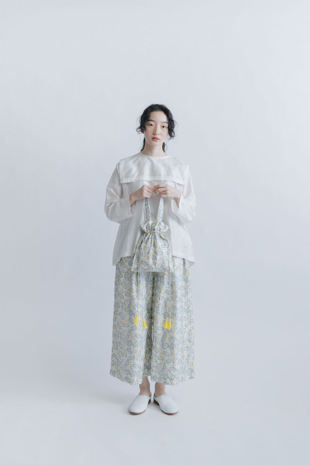 BUNON エンブロイダリードローストリングバッグ シルク