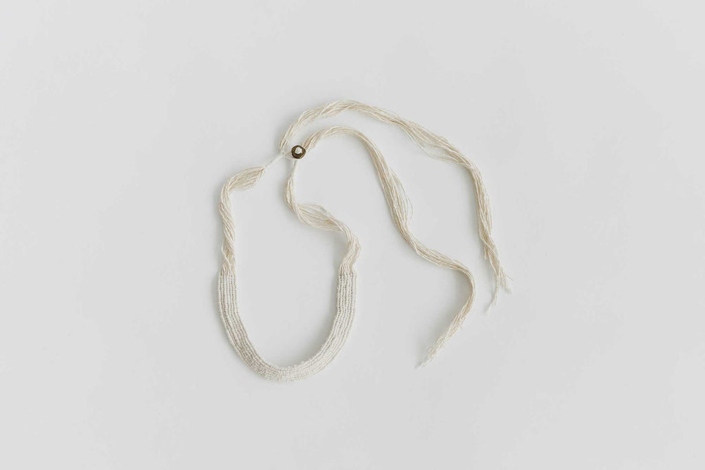 jitsu 糸首飾り/フリンジ 白