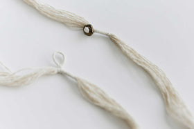 jitsu 糸首飾り/フリンジ 白