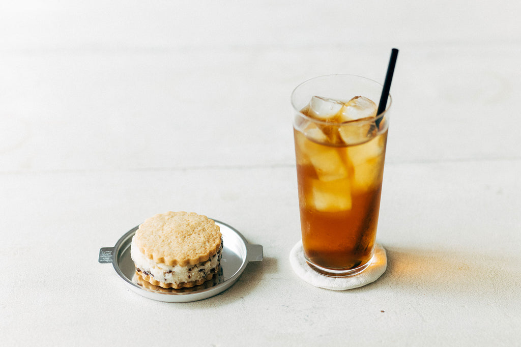 yumiko iihoshi porcelain アルミトレー ラウンド