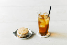 yumiko iihoshi porcelain アルミトレー ラウンド