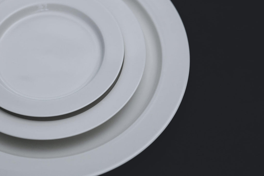 〈くらすこと別注〉yumiko iihoshi porcelain unjour plate ivory(つやあり)