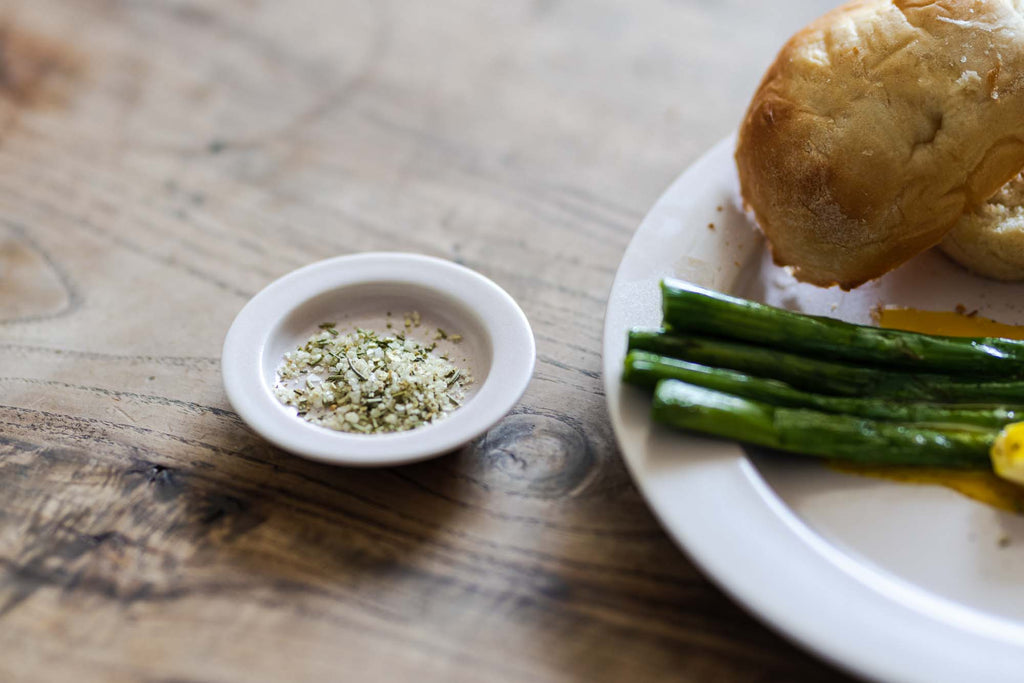 yumiko iihoshi porcelain unjour plate sakura-kumo