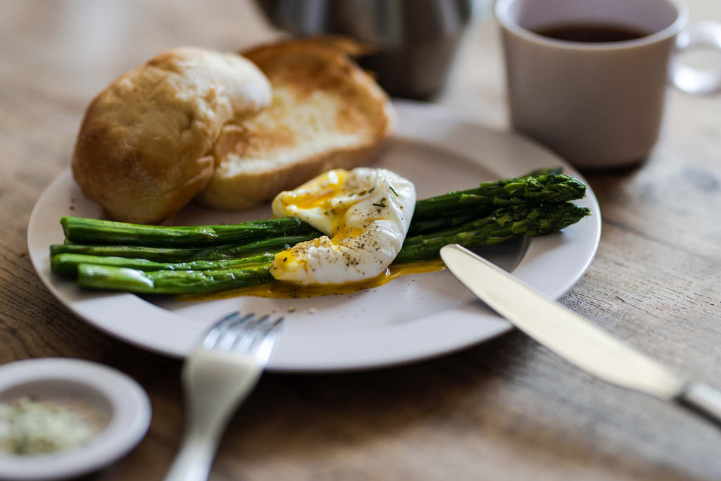 yumiko iihoshi porcelain unjour plate sakura-kumo