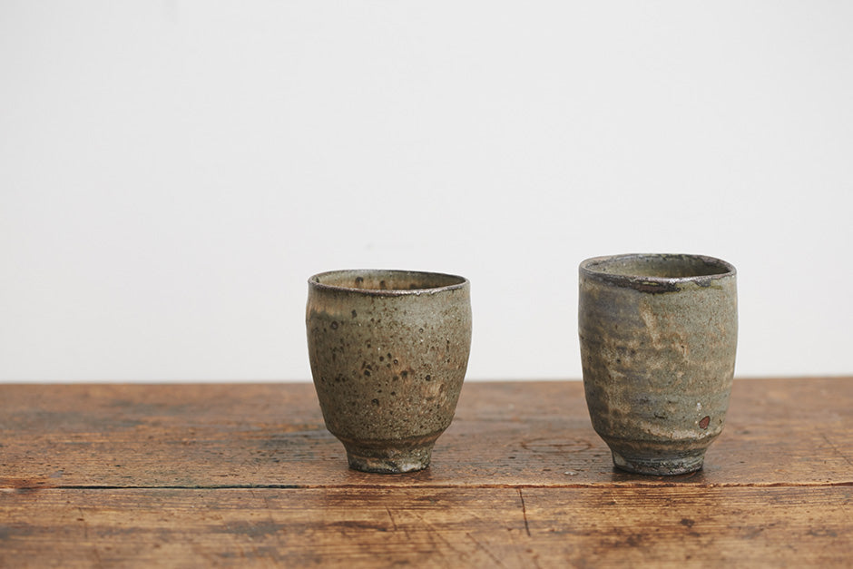 広川絵麻 つつ湯のみ 黒 ぽってり