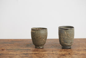 広川絵麻 つつ湯のみ 黒 ぽってり