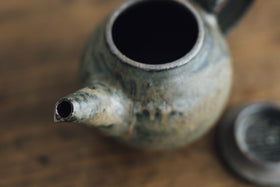 広川絵麻 ポット 黒