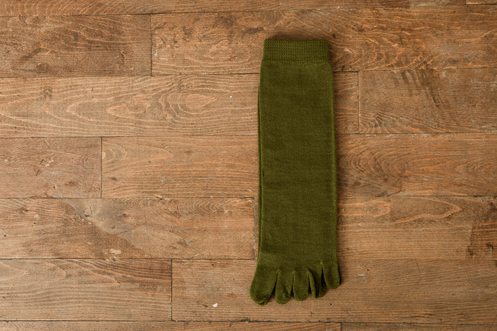 〈くらすこと別注〉うさぎの会の靴下 ウール5本指 重ねばきソックス カーキ