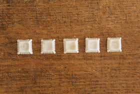 加藤かずみ 箸置き 正方形 アイボリー