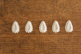 加藤かずみ 箸置き 涙型 アイボリー