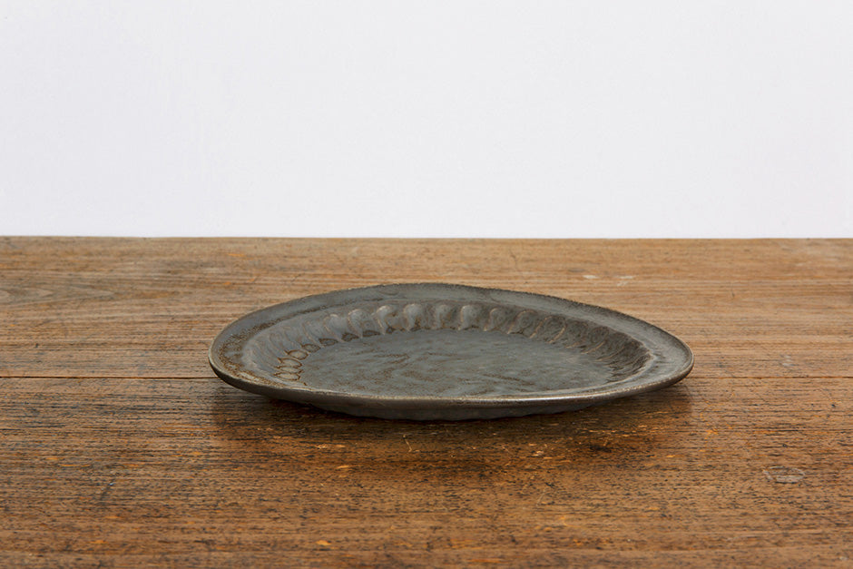 加藤かずみ 輪花ソーサー 錆 L