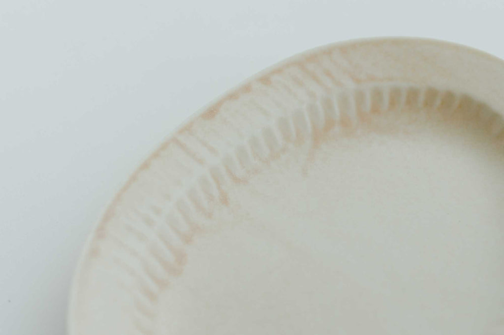 加藤かずみ 輪花オーバルプレート アイボリー