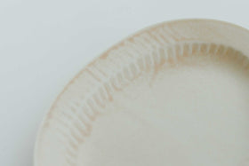 加藤かずみ 輪花オーバルプレート アイボリー