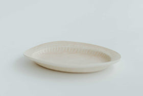 加藤かずみ 輪花オーバルプレート アイボリー