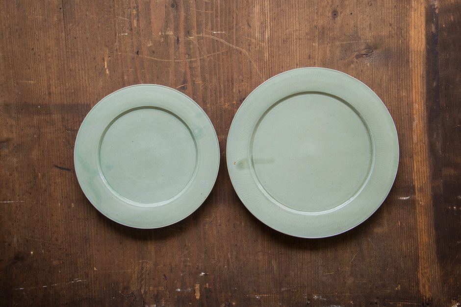 安齋新・厚子 青磁8寸段皿