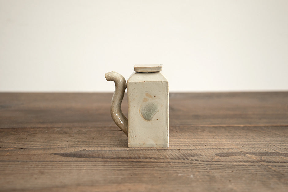 安齋新・厚子 青磁醤油差し