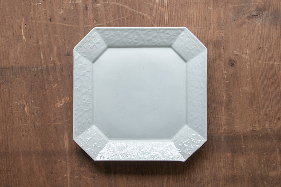 安齋新・厚子 白磁更紗紋四方皿(中)