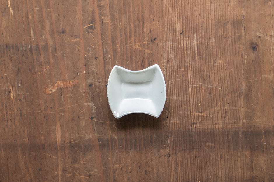 安齋新・厚子 白磁糸巻皿