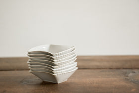 安齋新・厚子 白磁糸巻皿