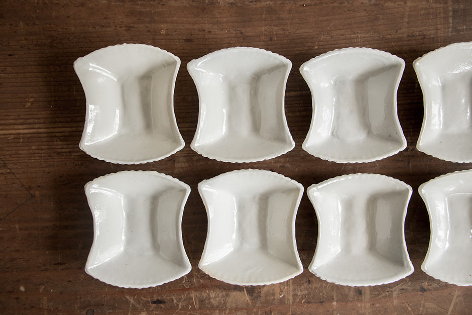 安齋新・厚子 白磁糸巻皿