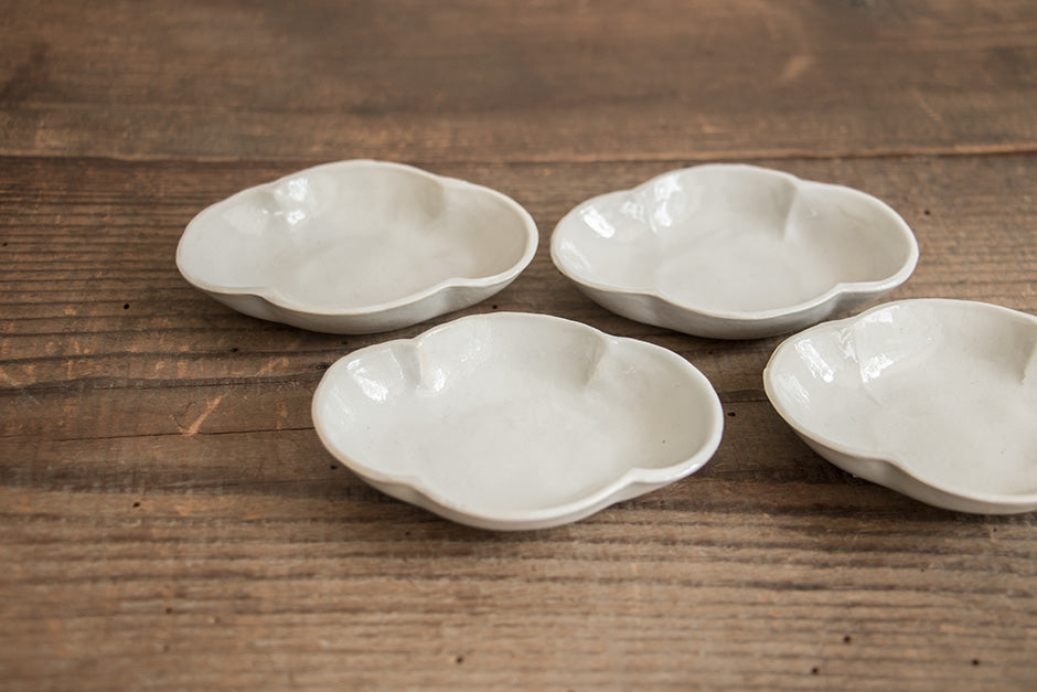 安齋新・厚子 白磁木瓜型豆皿