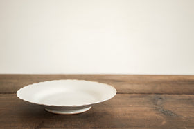 安齋新・厚子 白磁菊花皿