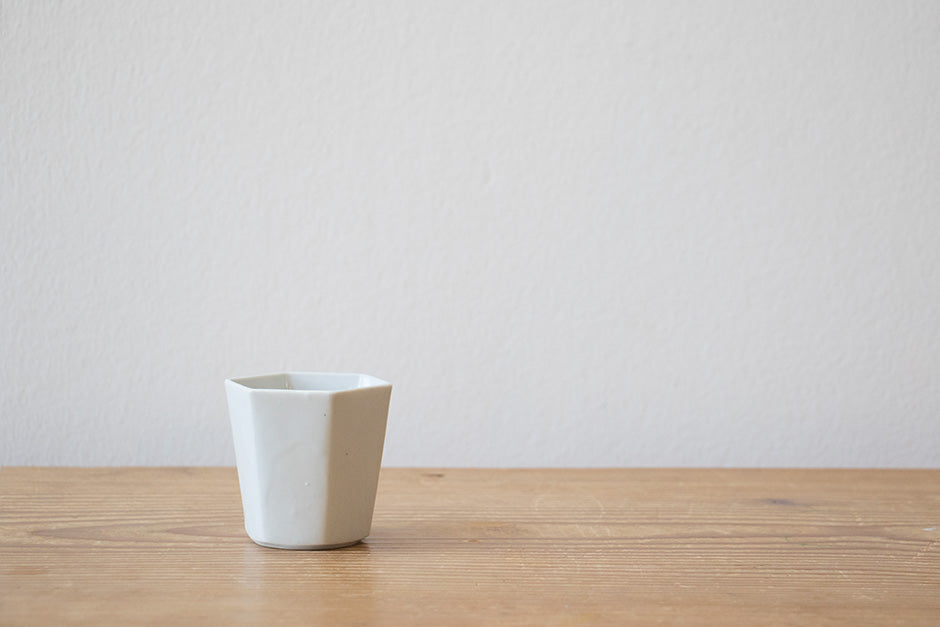 安齋新・厚子 白磁六角湯呑