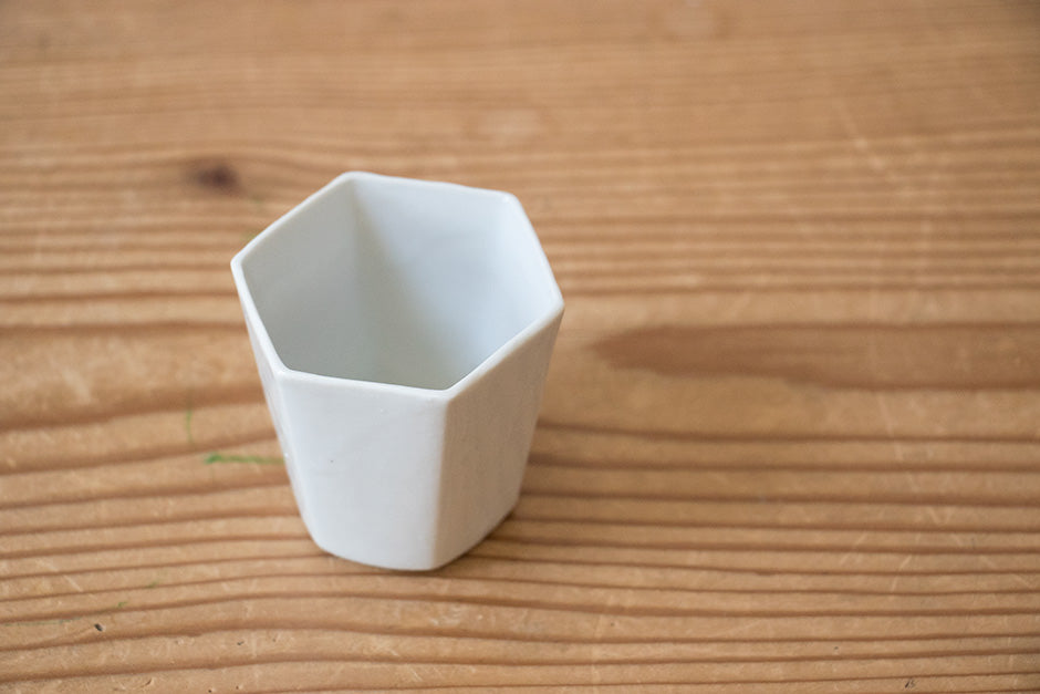 安齋新・厚子 白磁六角湯呑