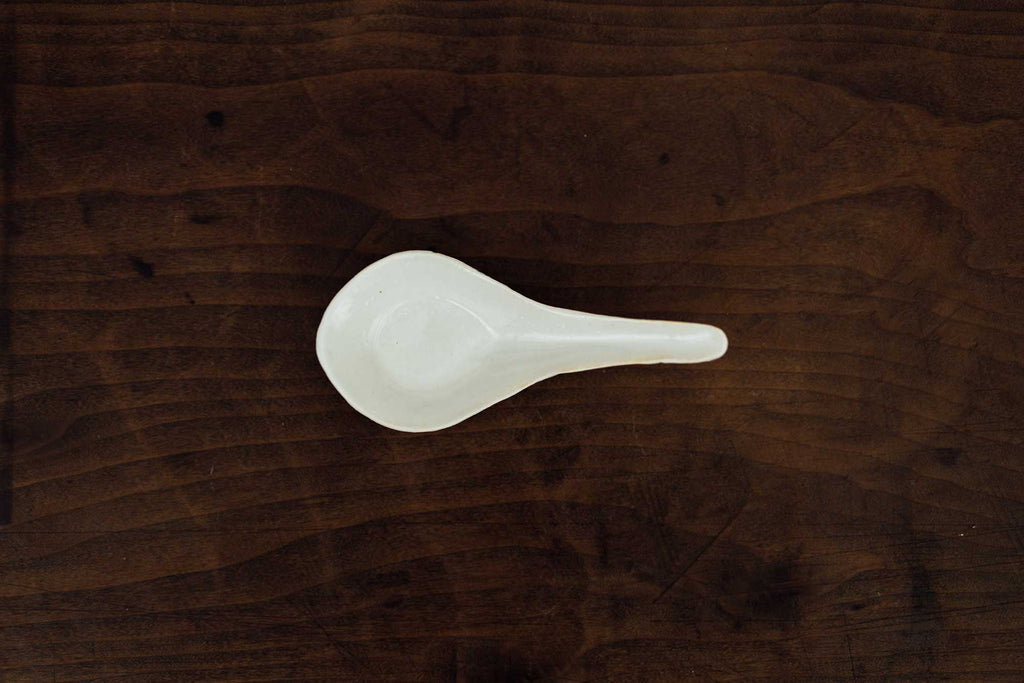 安齋新・厚子 白磁蓮華