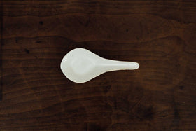 安齋新・厚子 白磁蓮華