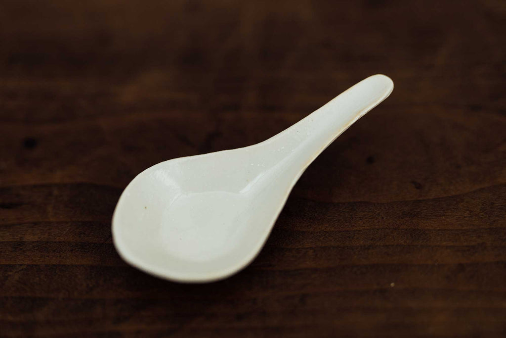 安齋新・厚子 白磁蓮華