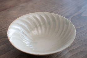 安齋新・厚子 青磁ねじり小鉢