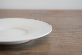 安齋新・厚子 白磁ねじりティーカップ&ソーサー