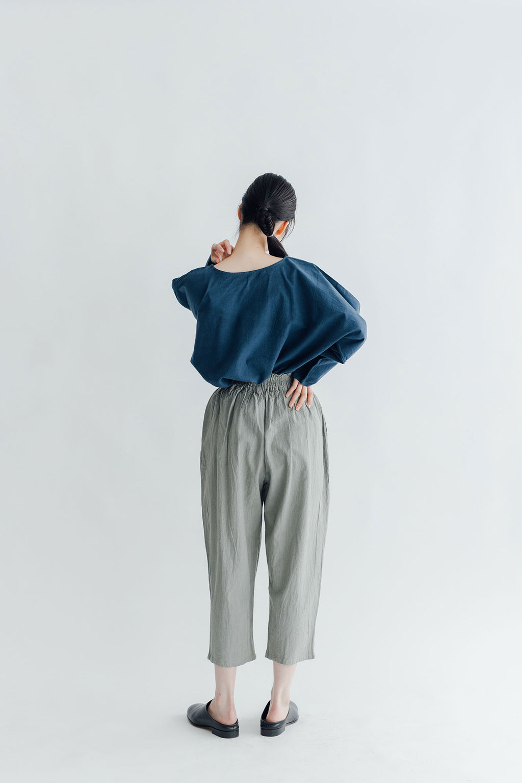 ヂェン先生の日常着 クロップドパンツ