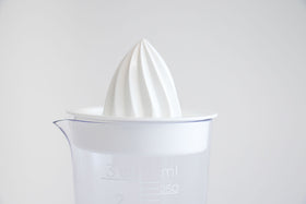 CINQ レモン搾り器 ホワイト