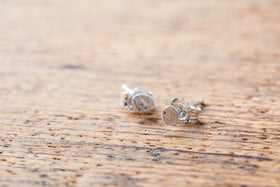 muimaur mini ピアス シルバー