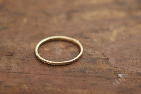 muimaur 薄ヒラリング ゴールド