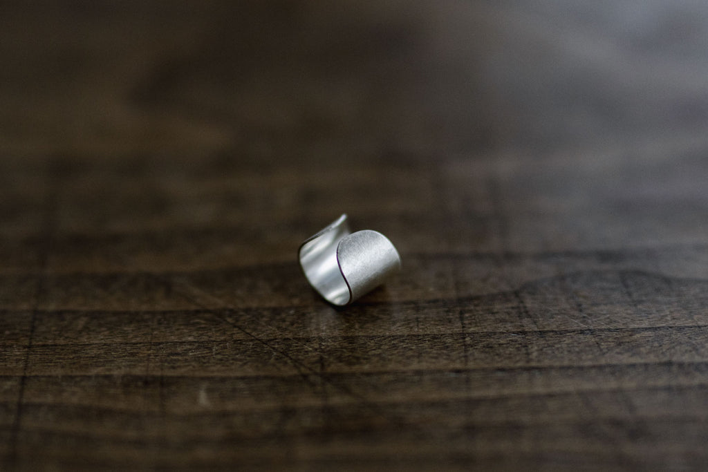 muimaur イヤーカフ think different シルバー