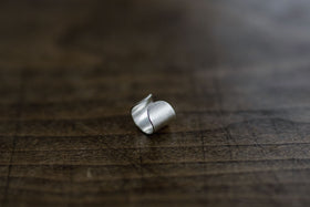 muimaur イヤーカフ think different シルバー